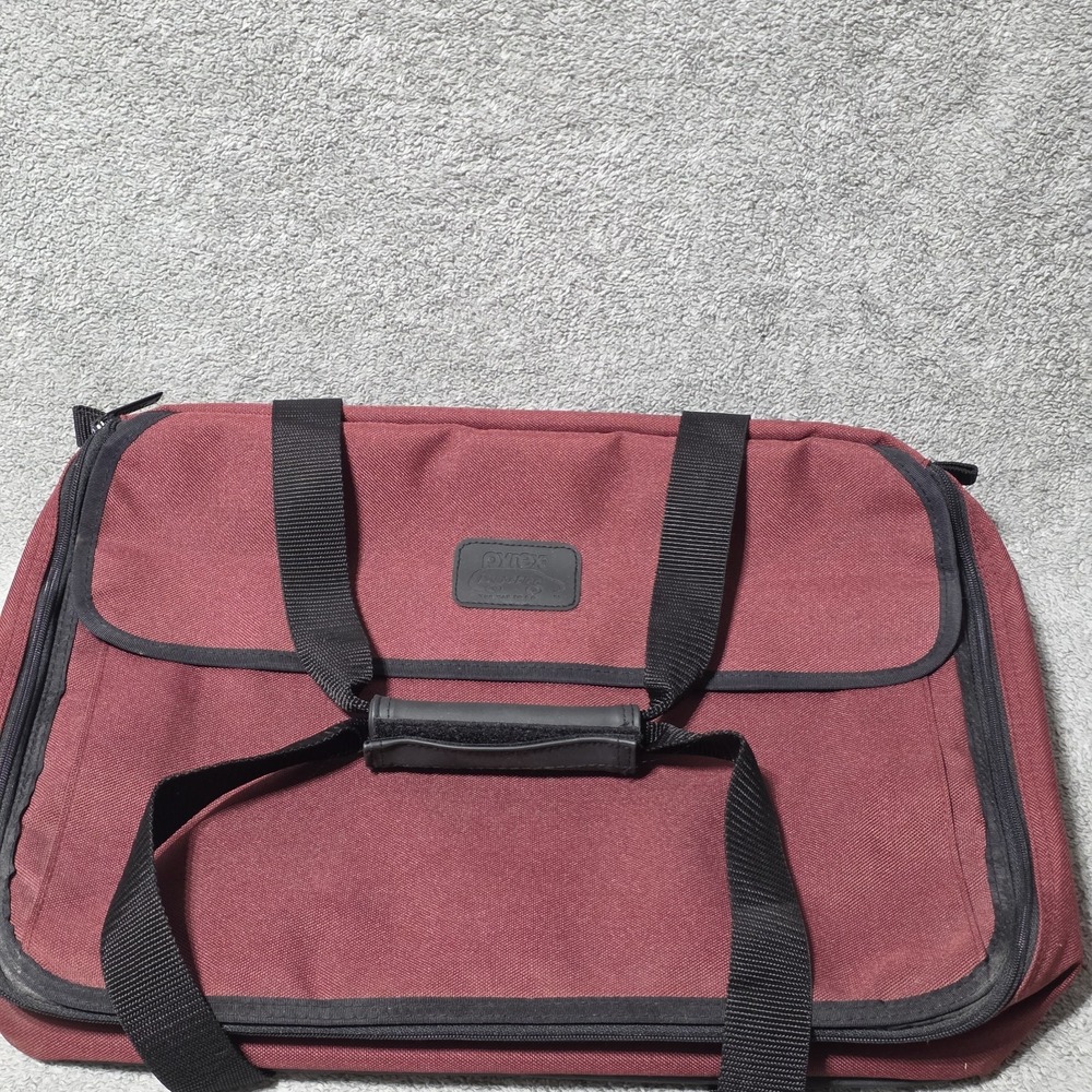 Pyrex Ware Portables 3 qt 9x13 Insulated Carry Bag Travel Case Burgundy